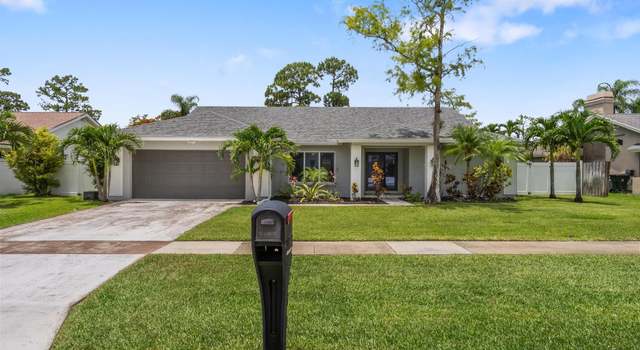 Photo of 14068 Greentree Dr, Wellington, FL 33414