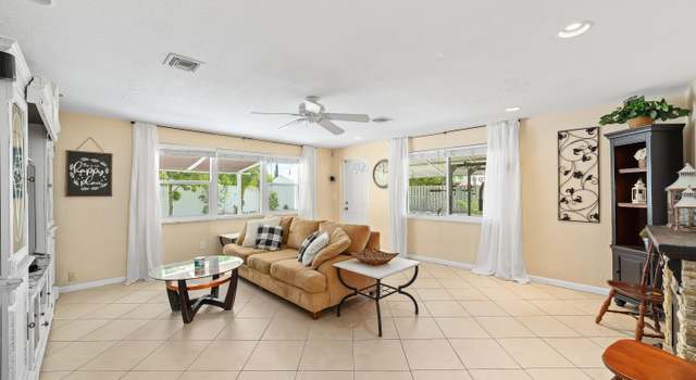 Photo of 104 Granada Dr, Palm Springs, FL 33461