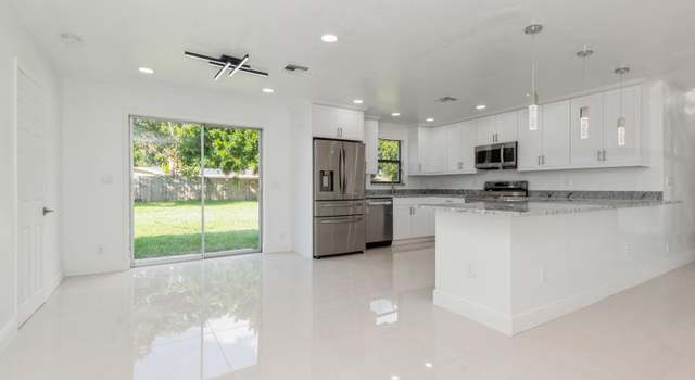 Photo of 213 SW 12th Ave, Boynton Beach, FL 33435