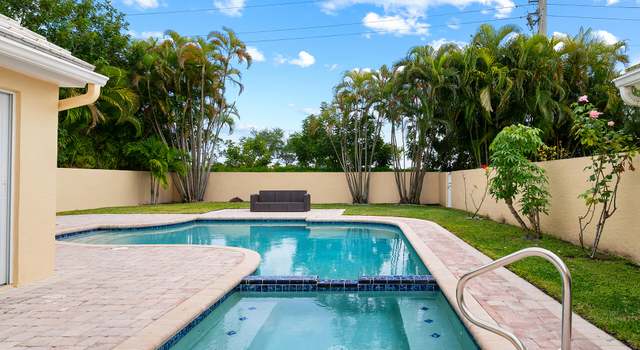 Photo of 952 Dickens Pl, West Palm Beach, FL 33411