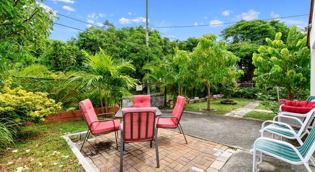 Photo of 612 N C St, Lake Worth, FL 33460