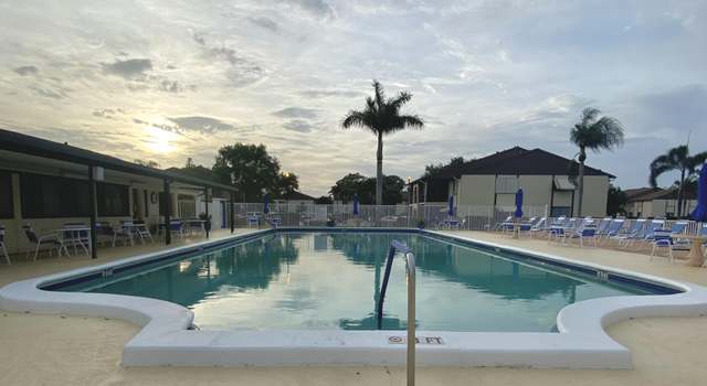 Photo of 120 Lake Pine Cir Unit B-2, Greenacres, FL 33463