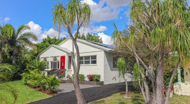 Photo of 127 Greenbriar Dr, Lake Park, FL 33403