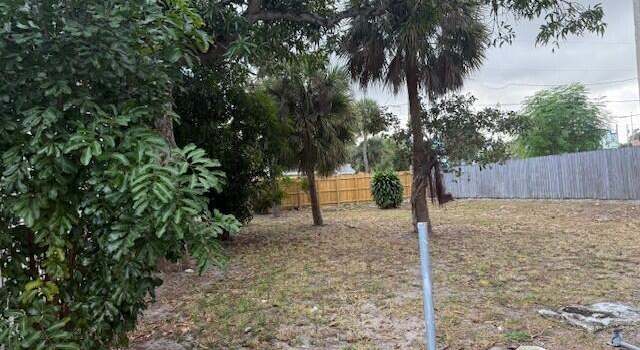 Photo of 906 13 St, West Palm Beach, FL 33401