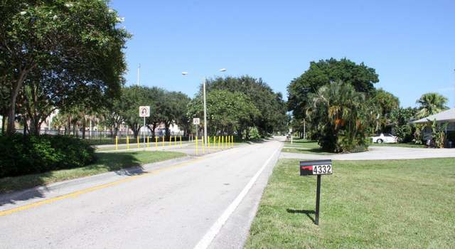 Photo of 4332 Holly Dr, Palm Beach Gardens, FL 33410