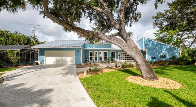 Photo of 2 Palm Ct, Stuart, FL 34996