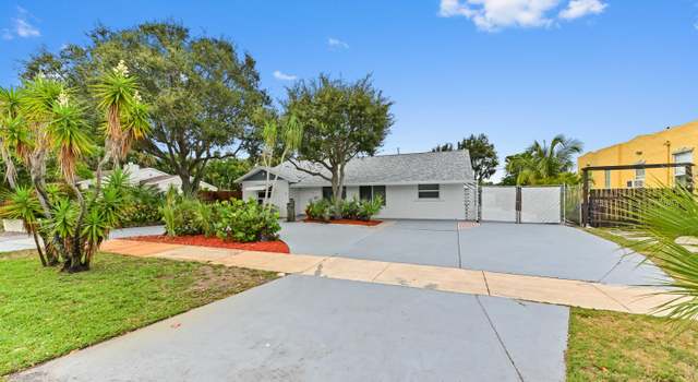 Photo of 522 Evergreen Dr, Lake Park, FL 33403