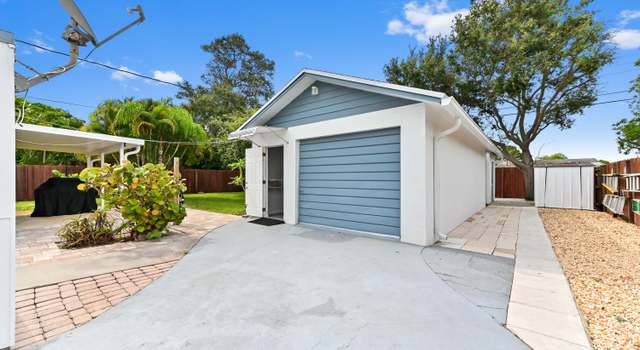 Photo of 522 Evergreen Dr, Lake Park, FL 33403