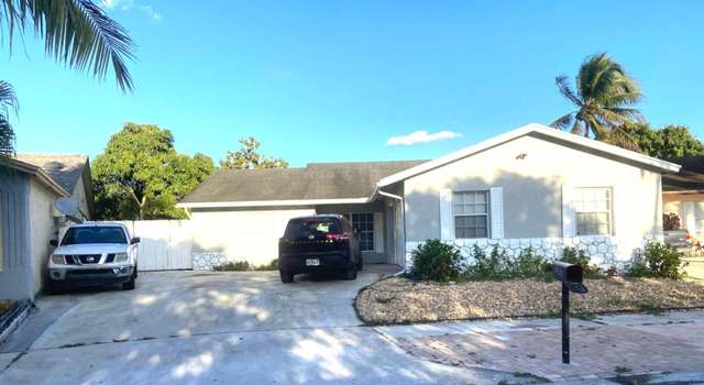 Photo of 5830 Lincoln Cir W, Lake Worth, FL 33463
