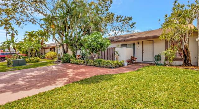 Photo of 8 Knightsbridge Ln, Boynton Beach, FL 33426