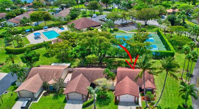 Photo of 29 Fawlkland Cir, Boynton Beach, FL 33426