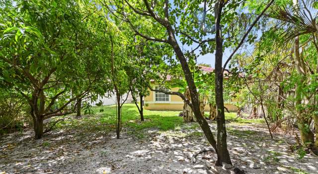 Photo of 12203 Brisbane Ln, Wellington, FL 33414