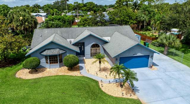 Property at 2072 SE Bisbee St, Port Saint Lucie, FL 34952, 3 beds, 2 baths