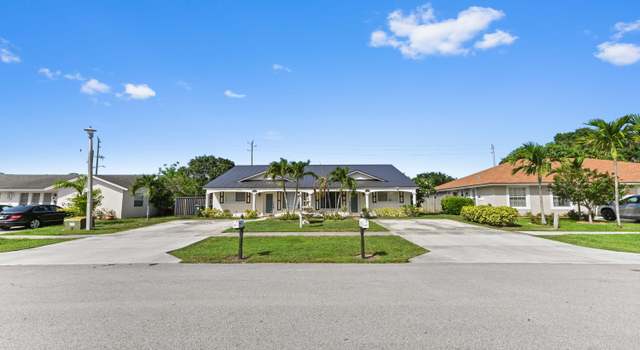 Photo of 1320 Riverside Cir, Wellington, FL 33414