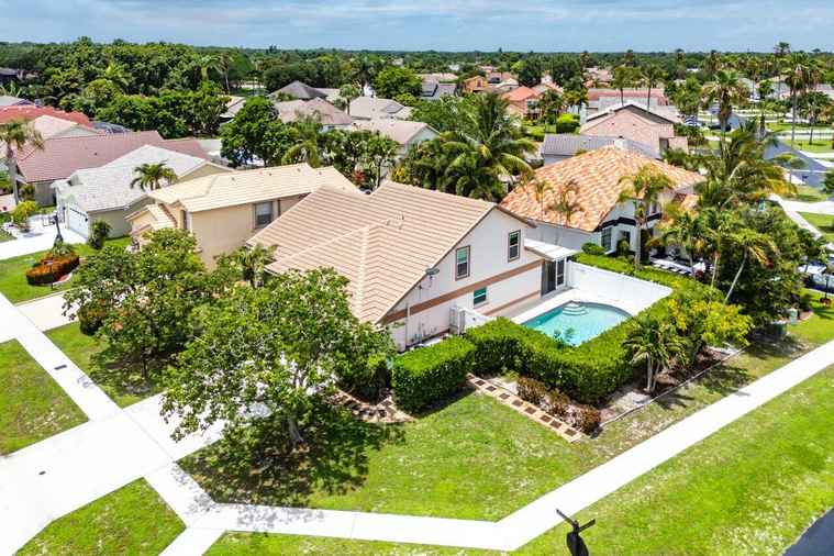 Photo of 12679 White Coral Dr Wellington, FL 33414