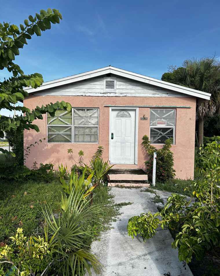 Photo of 1601 N 17th St Fort Pierce, FL 34950