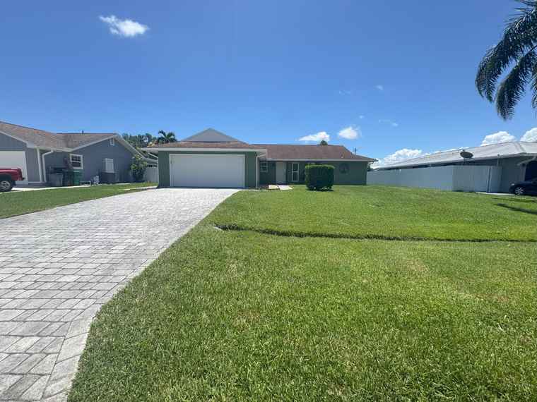 Photo of 1450 SE Merion Ct Port Saint Lucie, FL 34952