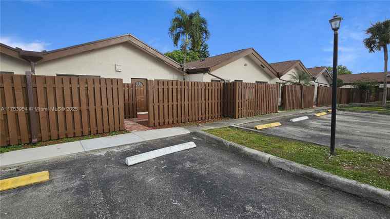 Photo of 1760 NW 72nd Ave #81 Plantation, FL 33313