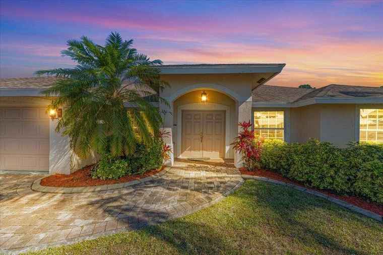 Photo of 665 SW Fair Ave Port Saint Lucie, FL 34953