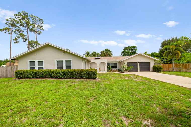Photo of 12192 Branding Iron Ct Wellington, FL 33414