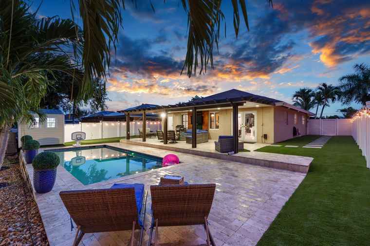 Photo of 533 NE 1st Ave Deerfield Beach, FL 33441