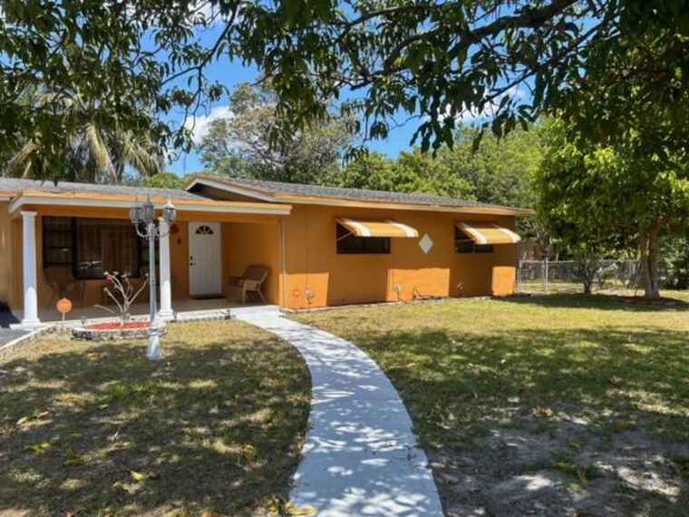 Photo of 1536 NW 15th Ave Fort Lauderdale, FL 33311