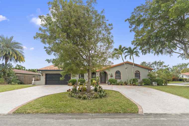 Photo of 8582 NW 20th Ct Coral Springs, FL 33071