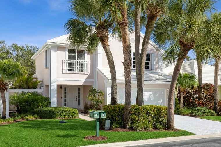 Photo of 10 Hampton Ct Palm Beach Gardens, FL 33418