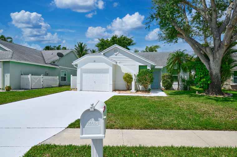 Photo of 44 Misty Meadow Dr Boynton Beach, FL 33436