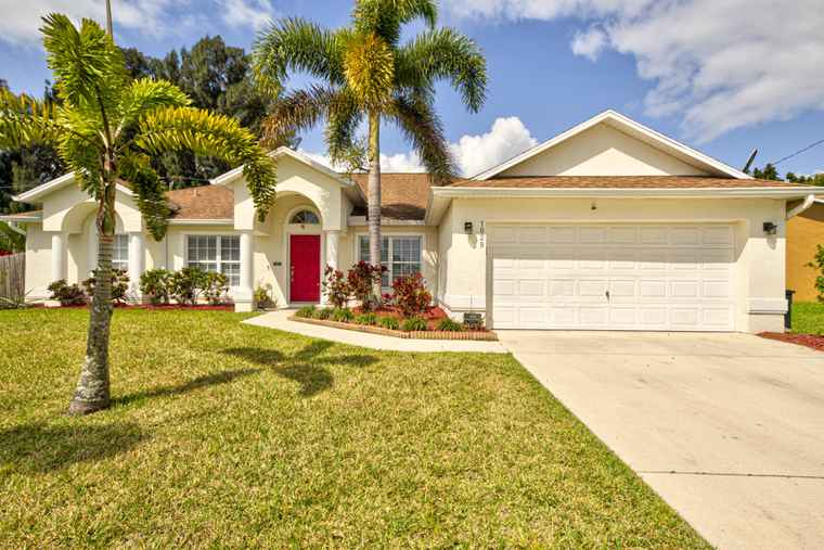 Photo of 1029 SW Bay State Rd Port Saint Lucie, FL 34953