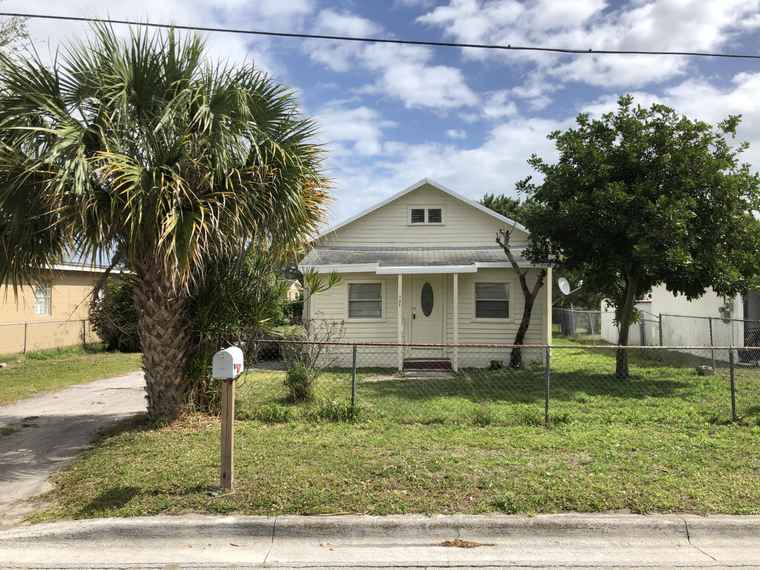 Photo of 1610 N 14th St Fort Pierce, FL 34950