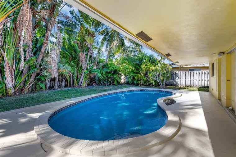 Photo of 5801 NE 17th Ave Fort Lauderdale, FL 33334