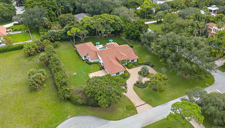 Photo of 5801 Whirlaway Rd Palm Beach Gardens, FL 33418