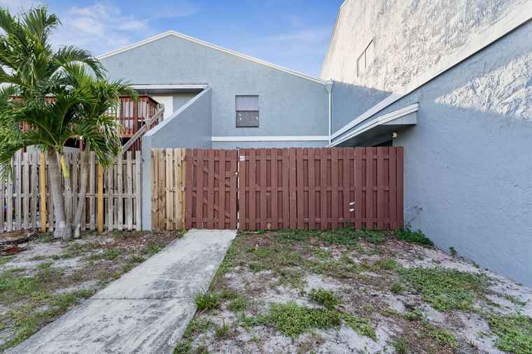 Photo of 4 Crossings Cir Unit D Boynton Beach, FL 33435