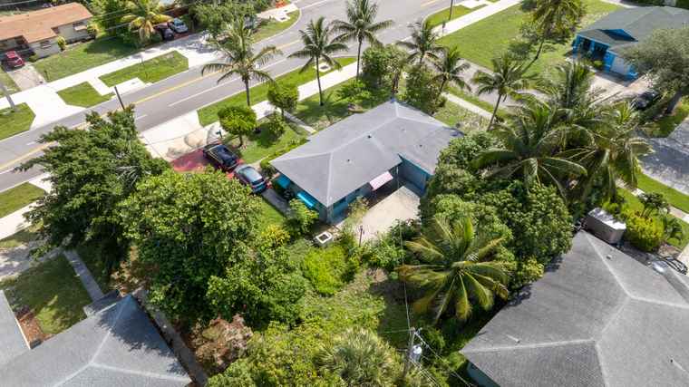 Photo of 212 SW 10th St Delray Beach, FL 33444