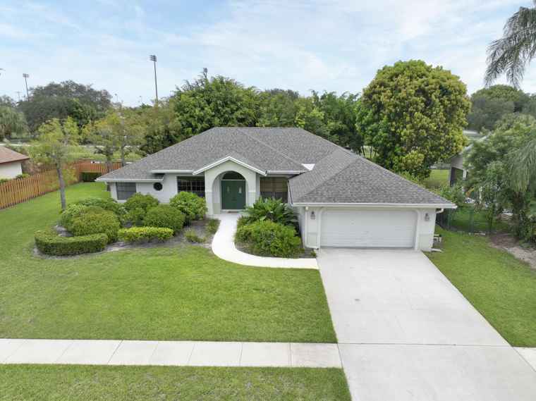 Photo of 13676 Folkestone Ct Wellington, FL 33414