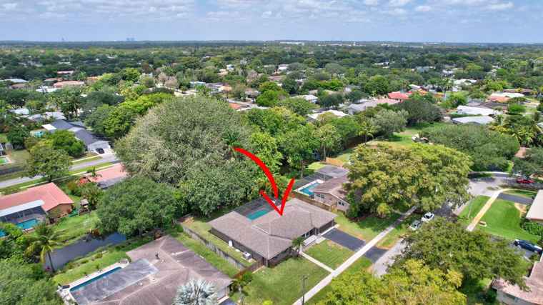 Photo of 621 NW 71st Ave Plantation, FL 33317