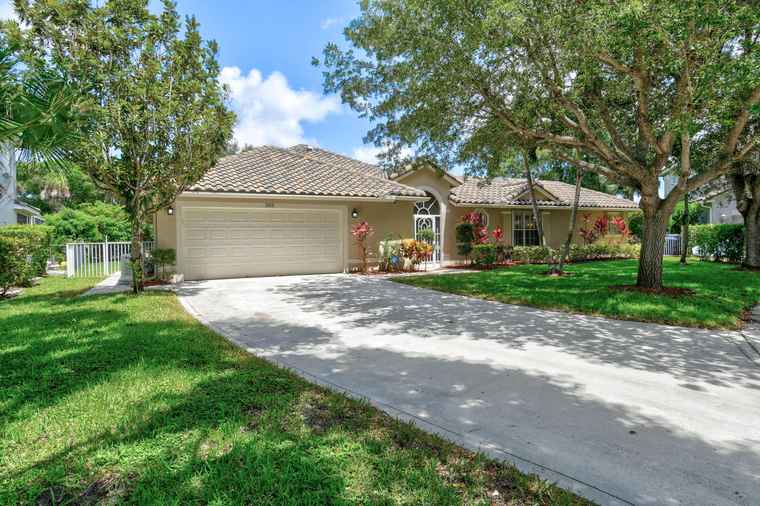 Photo of 303 Hardwood Pt Jupiter, FL 33458