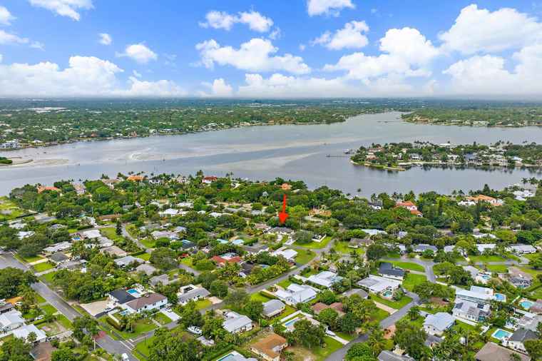 Photo of 128 W Norfolk Rd Jupiter, FL 33469