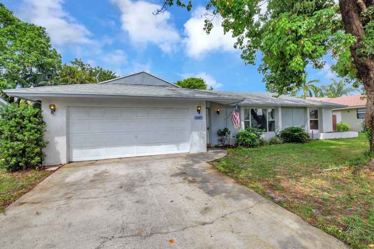 Photo of 1197 Belmore Ter Wellington, FL 33414