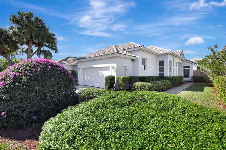 Photo of 6675 NW 25th Ter Boca Raton, FL 33496