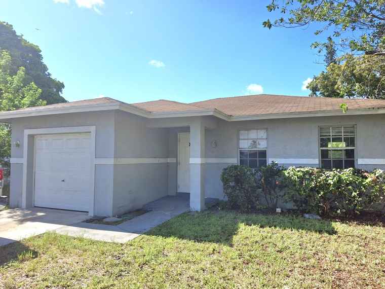 Photo of 701 NW 15th Ct Pompano Beach, FL 33060