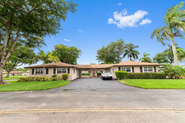 Photo of 155 Mockingbird Ln Delray Beach, FL 33445