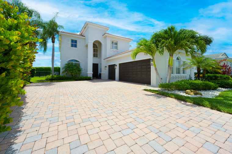 Photo of 207 Via Condado Way Palm Beach Gardens, FL 33418