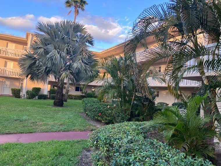 Photo of 2581 N Garden Dr N #207 Lake Worth, FL 33461