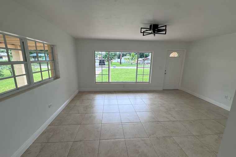 Photo of 2416 Kentucky St West Palm Beach, FL 33406