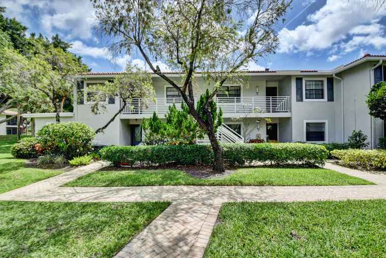 Photo of 14 Southport Ln Unit B Boynton Beach, FL 33436