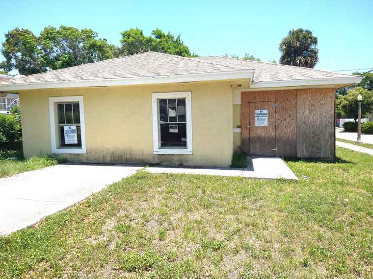 Photo of 703 14th St West Palm Beach, FL 33401