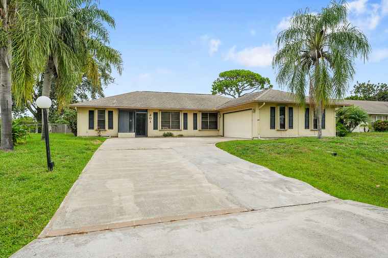 Photo of 201 SE Volkerts Ter Port Saint Lucie, FL 34983