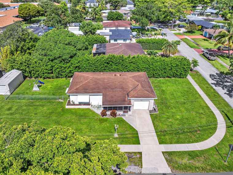Photo of 5702 Jefferson St Hollywood, FL 33023